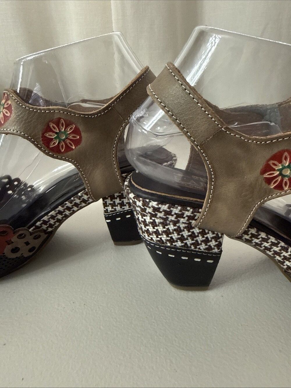 L'Artiste Jive BM Sandals Size 7.5-8 Euro 38 Black Red Tan Boho Retro - Picture 16 of 16